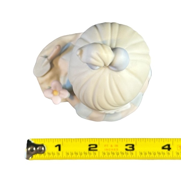 Vintage 1992 Precious Moments "Sowing the Seeds of Love" Ceramic Figurine - Picture 6 of 7